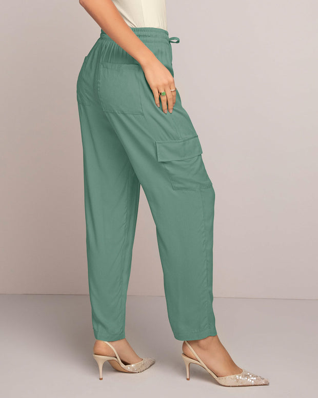 Pantalón recto con elástico y tira en cintura