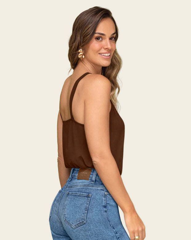 Blusa de tiras con escote en V y detalle de guipur