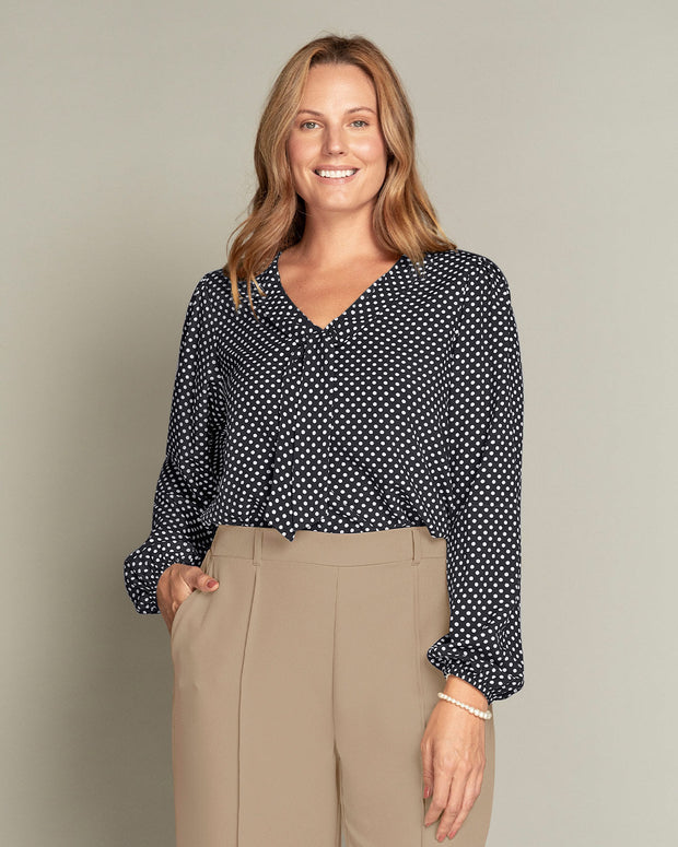 Blusa estampada con detalle para anudar en escote