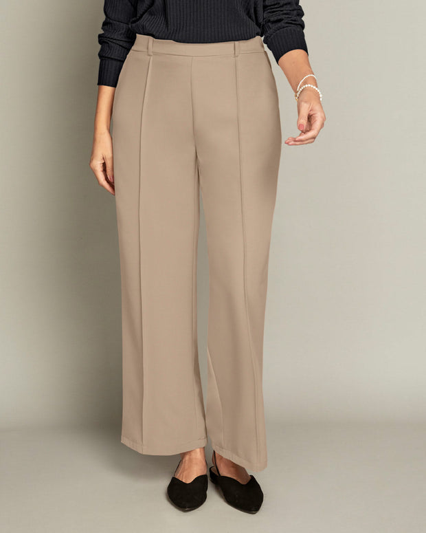 Pantalón bota recta con costuras decorativas en frente