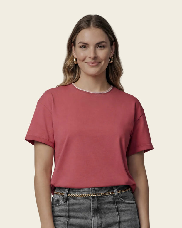 Camiseta manga corta con detalle tejido en el cuello