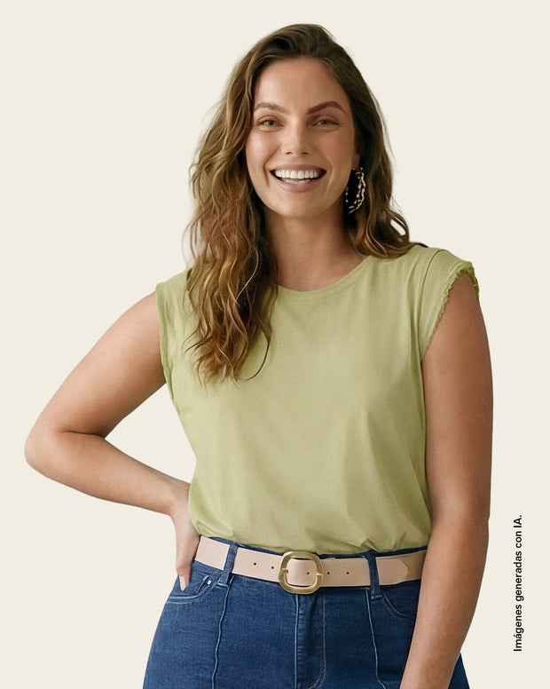 Camiseta con detalle tejido en mangas