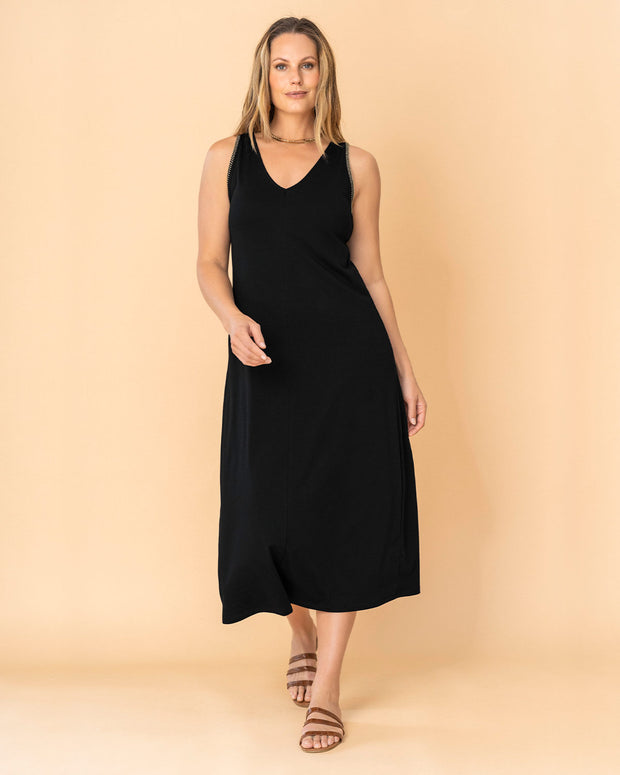 Vestido midi esencial con detalle bordado en sisa