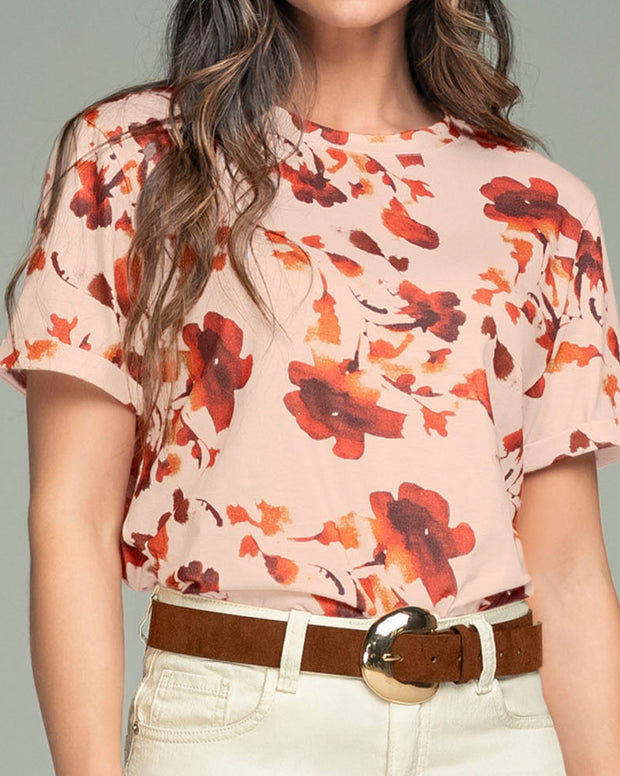 Camiseta manga corta con dobladillo en manga tela estampada