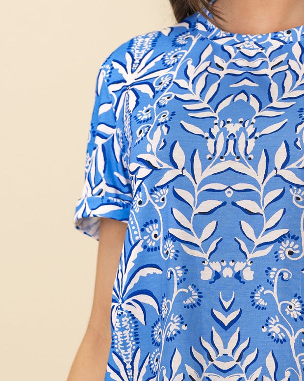 Camiseta manga corta estampada con dobladillo en manga