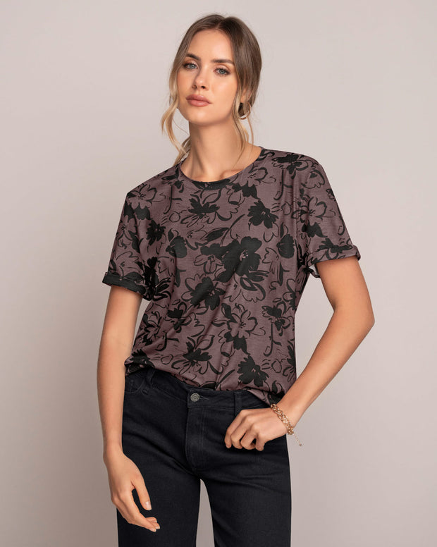 Camiseta manga corta estampada con dobladillo en manga