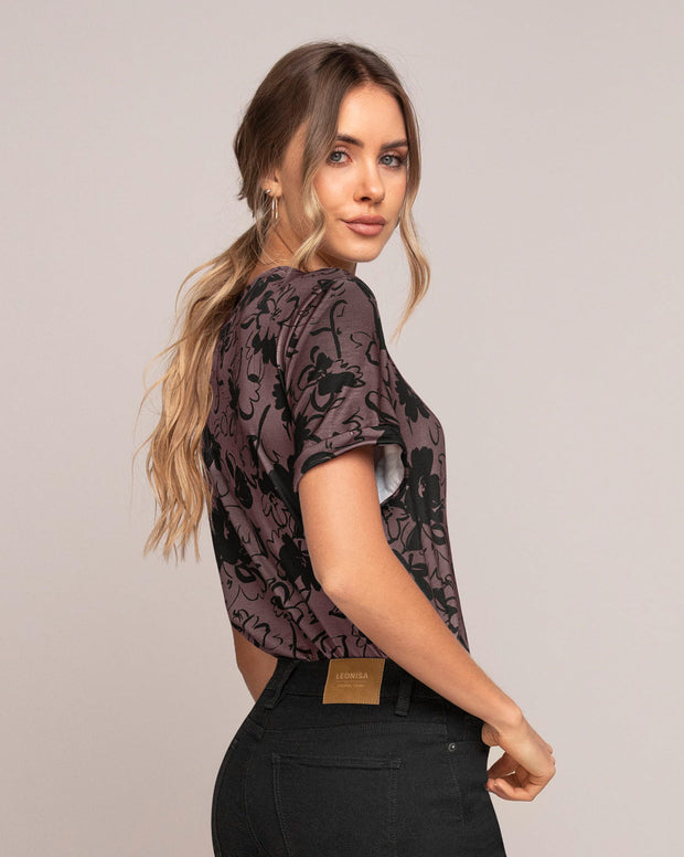 Camiseta manga corta estampada con dobladillo en manga