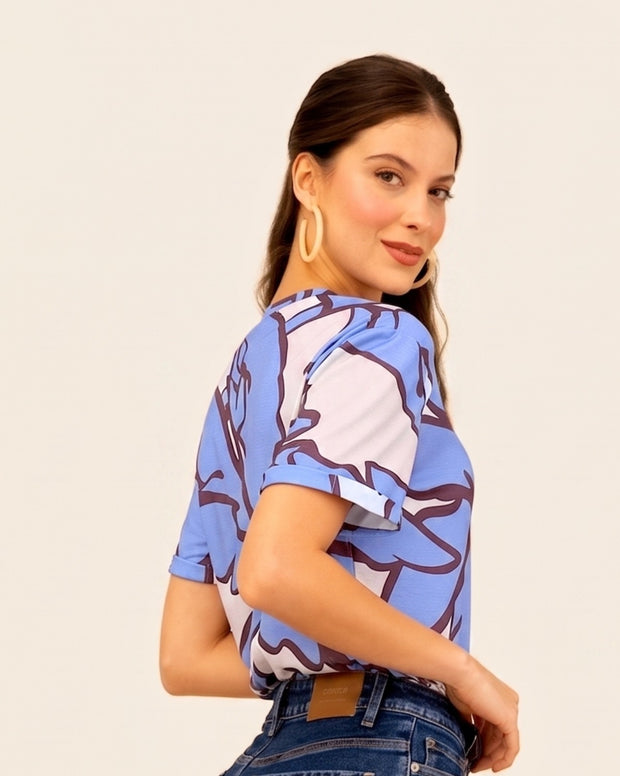 Camiseta manga corta estampada con dobladillo en manga