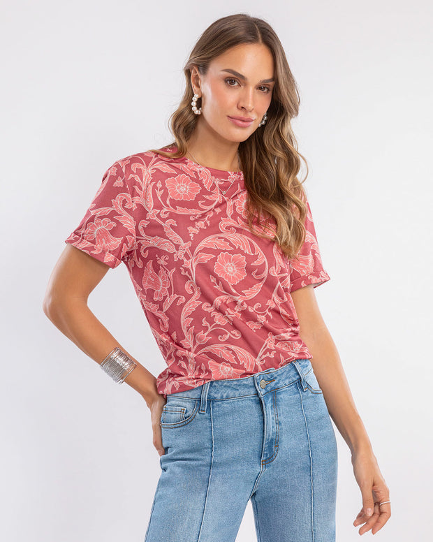 Camiseta manga corta estampada con dobladillo en manga