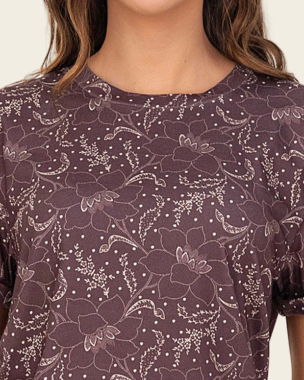 Camiseta manga corta estampada con dobladillo en manga