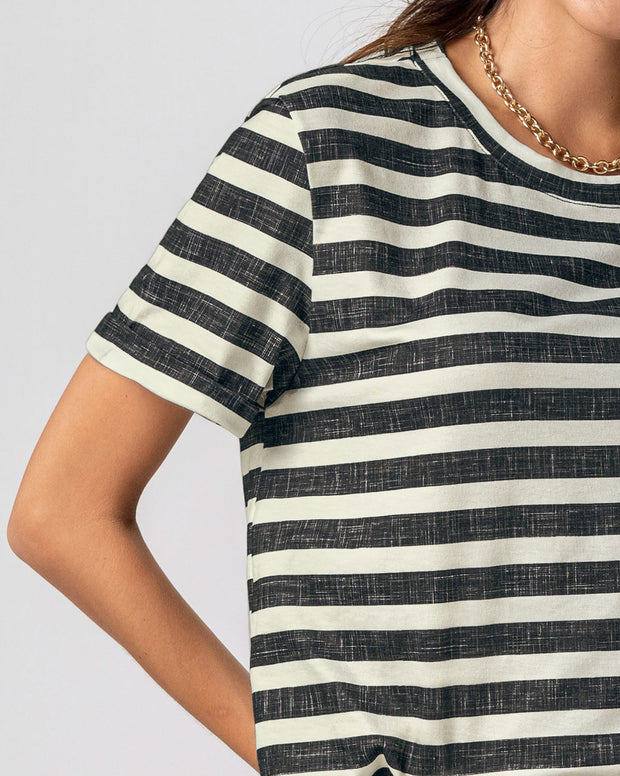 Camiseta manga corta estampada con dobladillo en manga