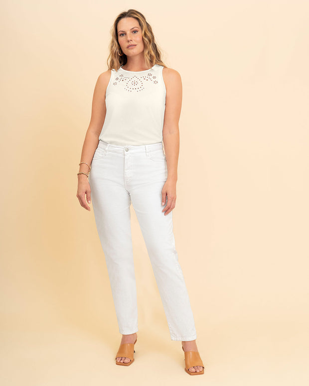 Camiseta manga sisa con detalle en corte láser