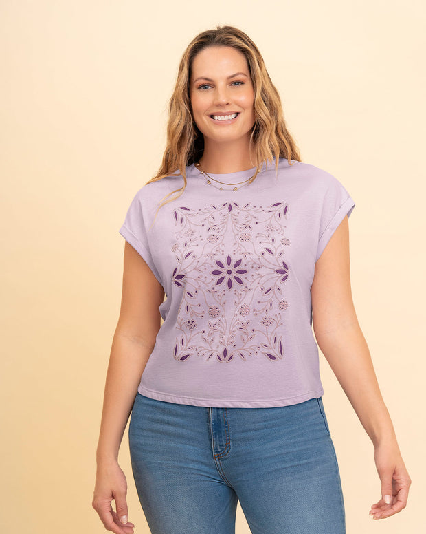 Camiseta manga corta con estampado con relieve