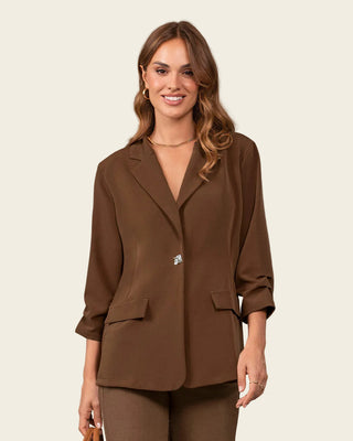 Blazer oversized con botón funcional en frente#color_c24-cafe-medio