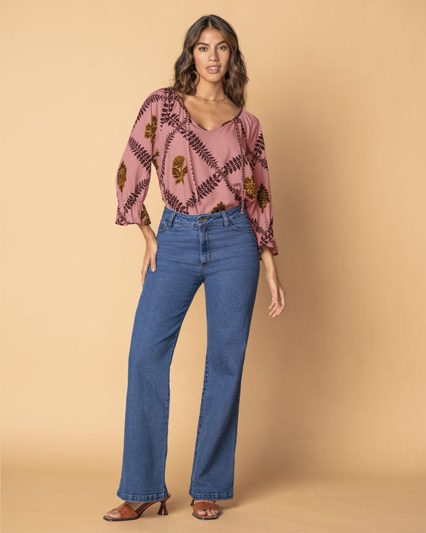 Blusa estampada manga 3/4 con elástico y bolero en puños