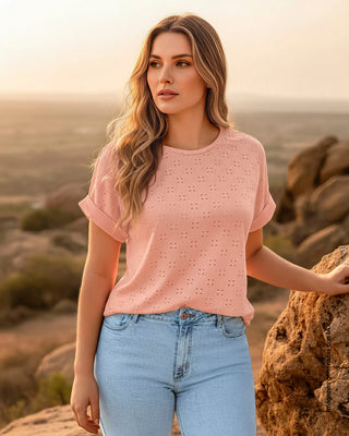 Camiseta manga corta en tela tipo ojalillo#color_c30-rosado