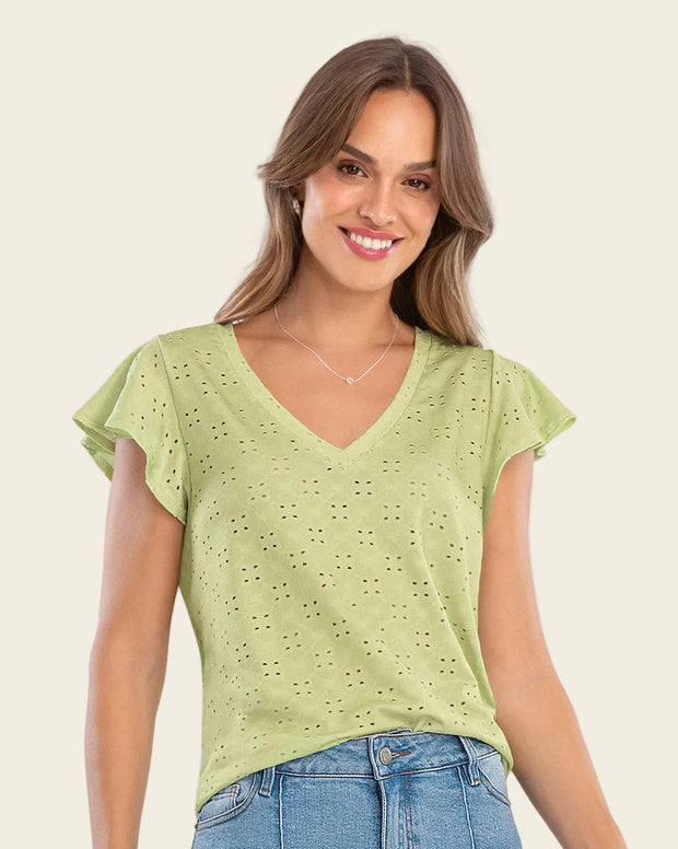 Camiseta con boleros en manga elaborada en tela tipo ojalillo