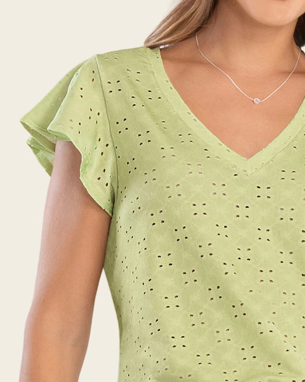 Camiseta con boleros en manga elaborada en tela tipo ojalillo