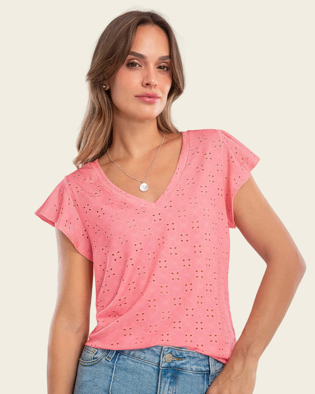 Camiseta con boleros en manga elaborada en tela tipo ojalillo