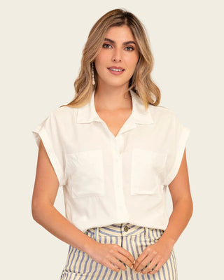 Blusa manga corta con bolsillos en frente#color_018-marfil