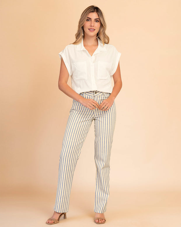 Blusa manga corta con bolsillos en frente