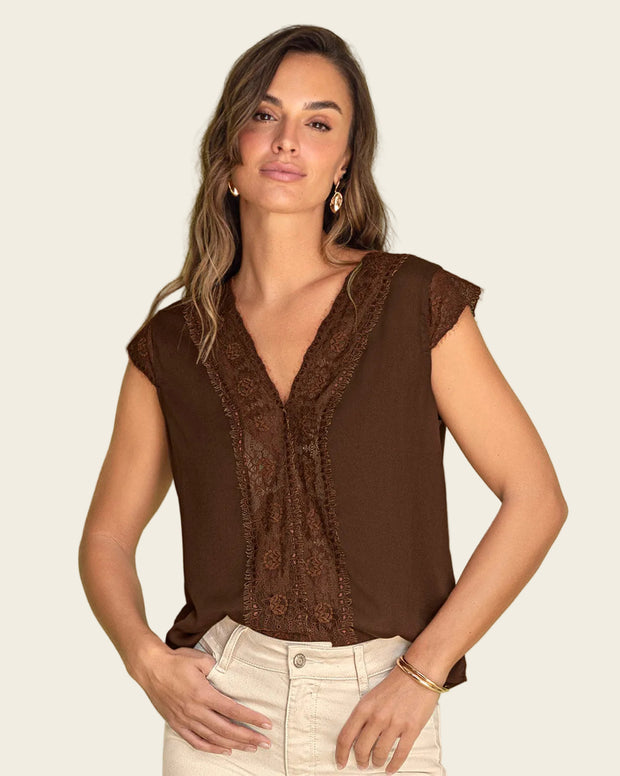 Blusa manga sisa con detalles en encaje en frente y sisa
