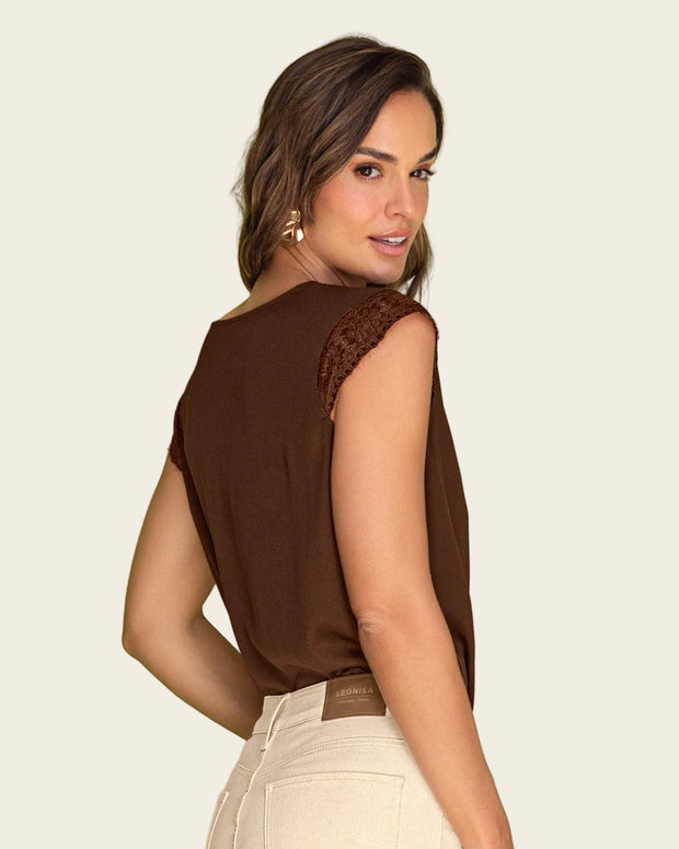 Blusa manga sisa con detalles en encaje en frente y sisa