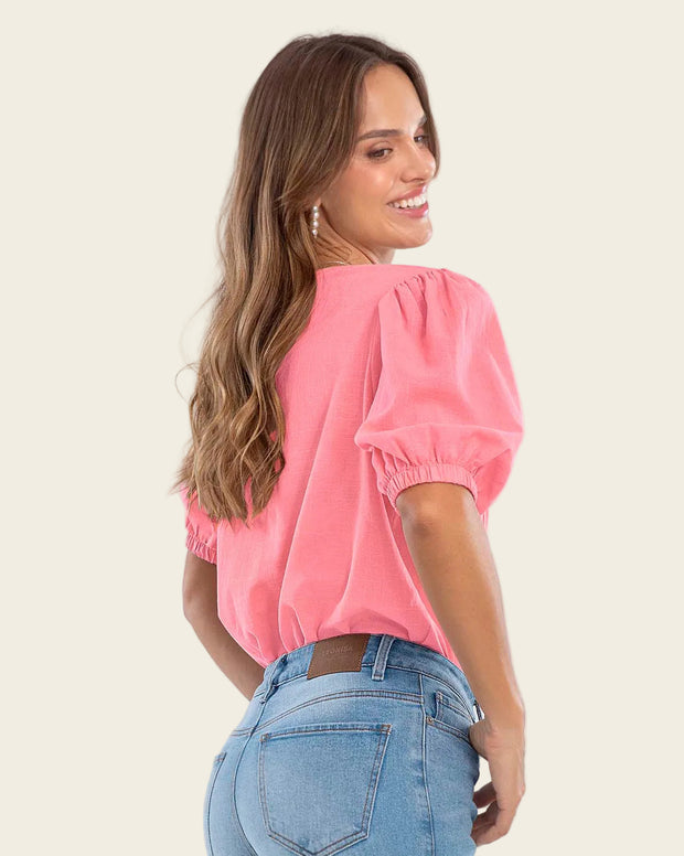 Blusa con tiras para anudar en escote