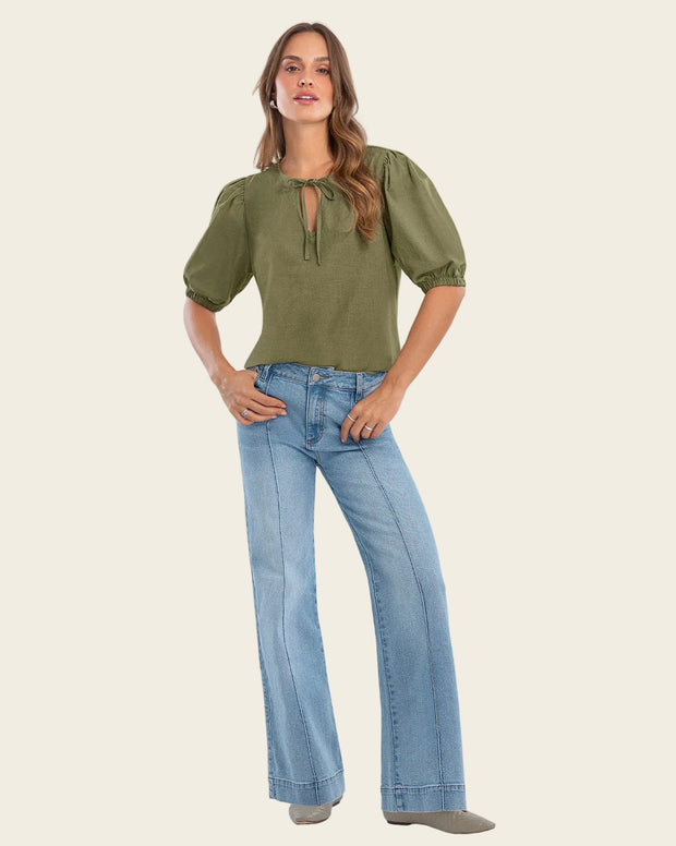 Blusa con tiras para anudar en escote