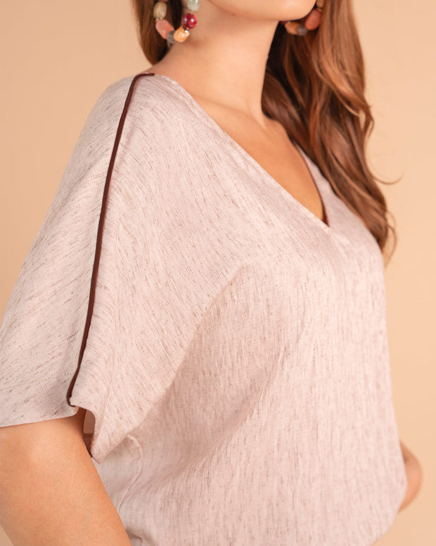 Blusa manga corta rodada con detalle en hombro
