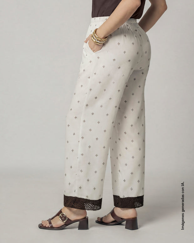 Pantalón largo amplio con detalle tejido en bota