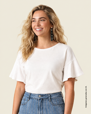Camiseta con mangas fluidas y escote en espalda#color_018-marfil