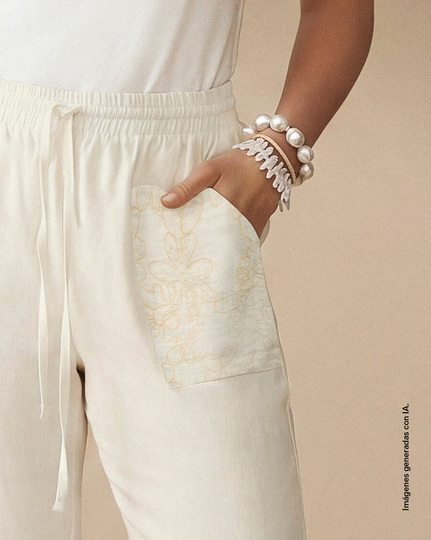 Pantalón bota recta con bolsillos bordados
