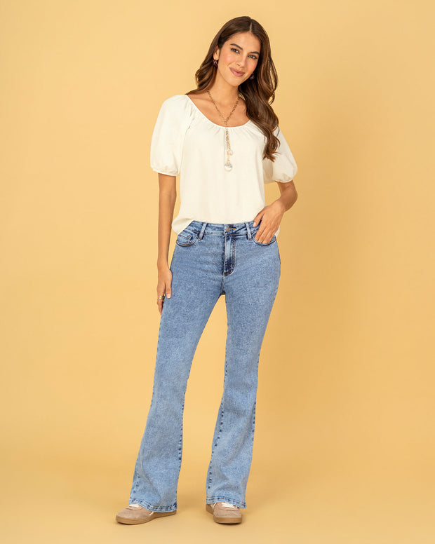 Blusa con escote redondo y mangas con volumen