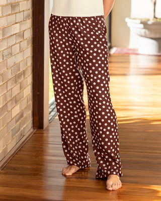 Pantalón largo estampado de pijama para mujer#color_a72-cafe-puntos