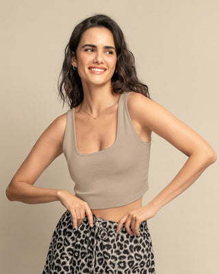 Camiseta manga sisa crop top en tejido acanalado#color_849-arena