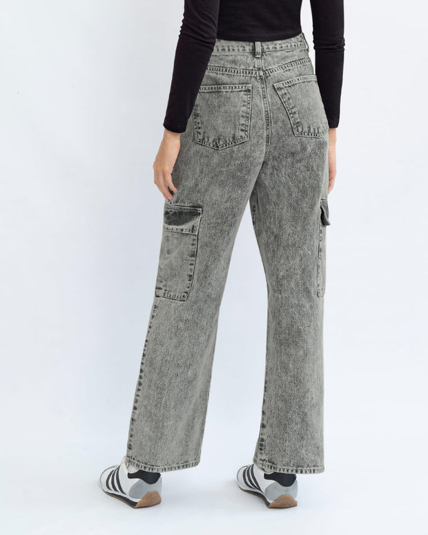 Jeans bota ancha con bolsillos laterales funcionales