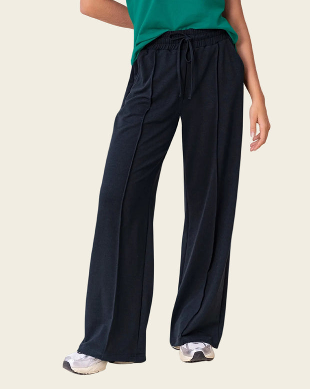Pantalón tipo jogger con bota ancha