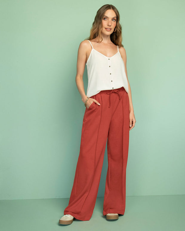 Pantalón tipo jogger con bota ancha