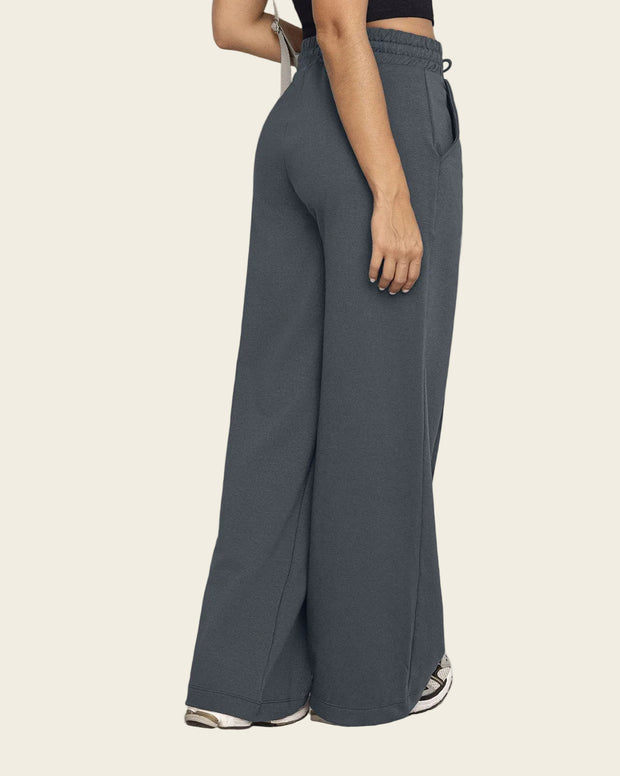 Pantalón tipo jogger con bota ancha