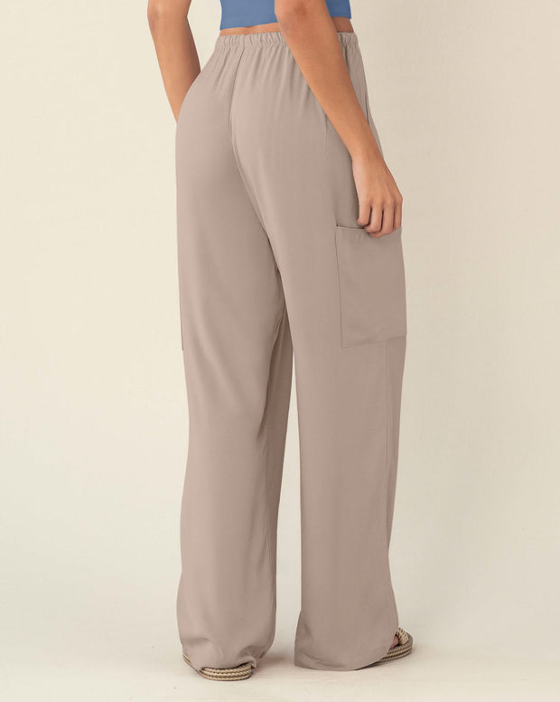 Pantalón tipo cargo con elástico en cintura ajustable