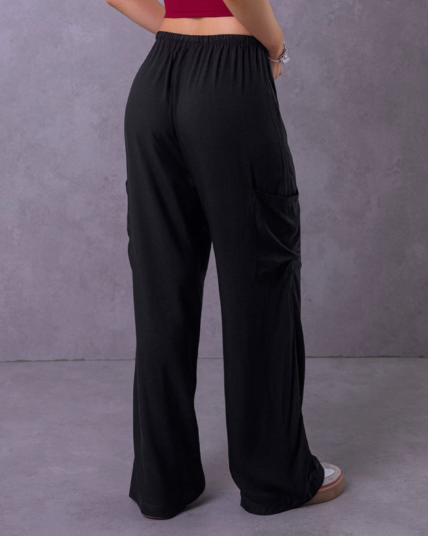 Pantalón tipo cargo con elástico en cintura ajustable