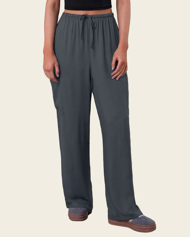 Pantalón tipo cargo con elástico en cintura ajustable