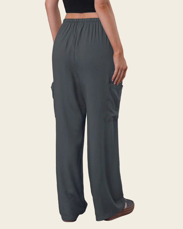 Pantalón tipo cargo con elástico en cintura ajustable