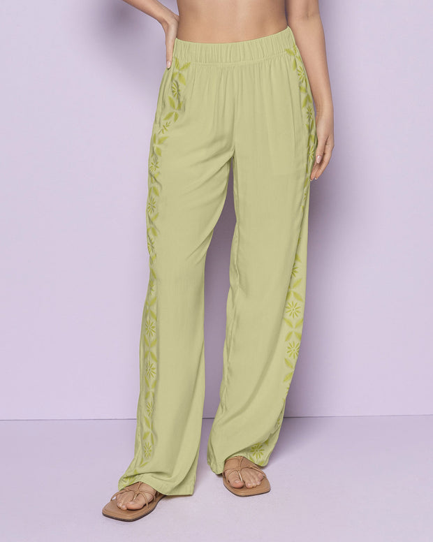 Pantalón estampado bota ancha con resorte en cintura