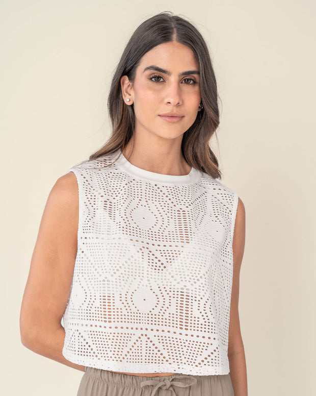 Camiseta crop top manga sisa con transparencia