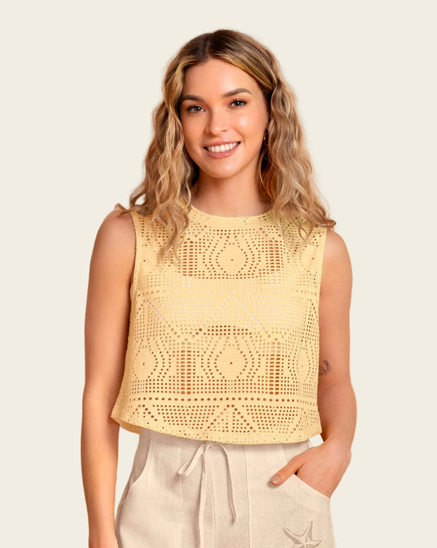 Camiseta crop top manga sisa con transparencia