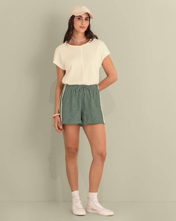 Short corto con estampado en relieve