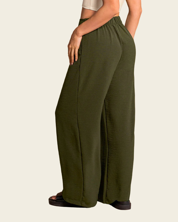 Pantalón bota ancha elaborado en tela con textura