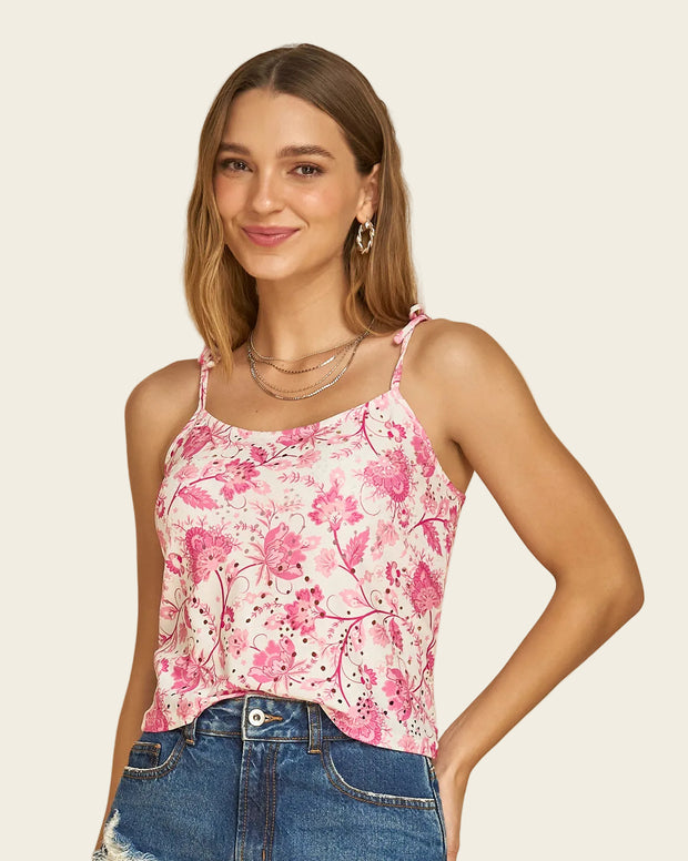 Camiseta de tiritas con detalle de ojete